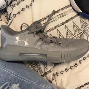 under armour volleyball shoes